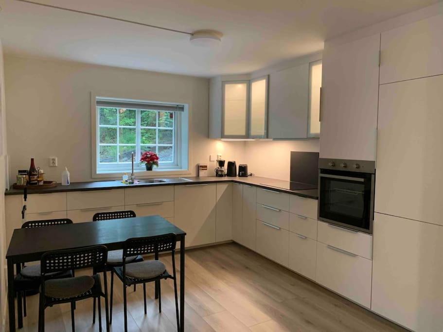 Moderne Og Fullt Utstyrt 3-rom Hageleilighet Sentrum Naer * Bergen