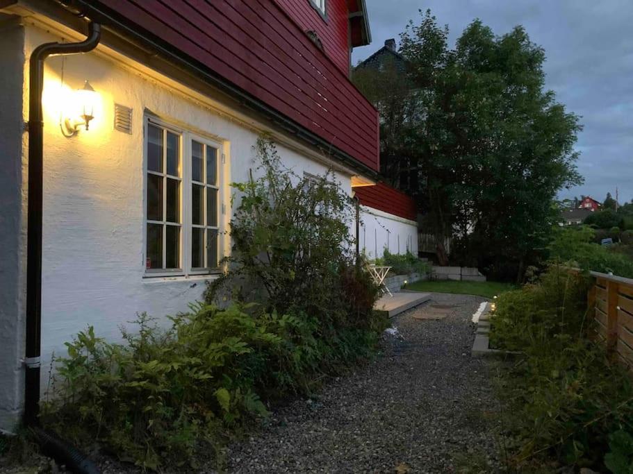Moderne Og Fullt Utstyrt 3-rom Hageleilighet Sentrum Naer Bergen