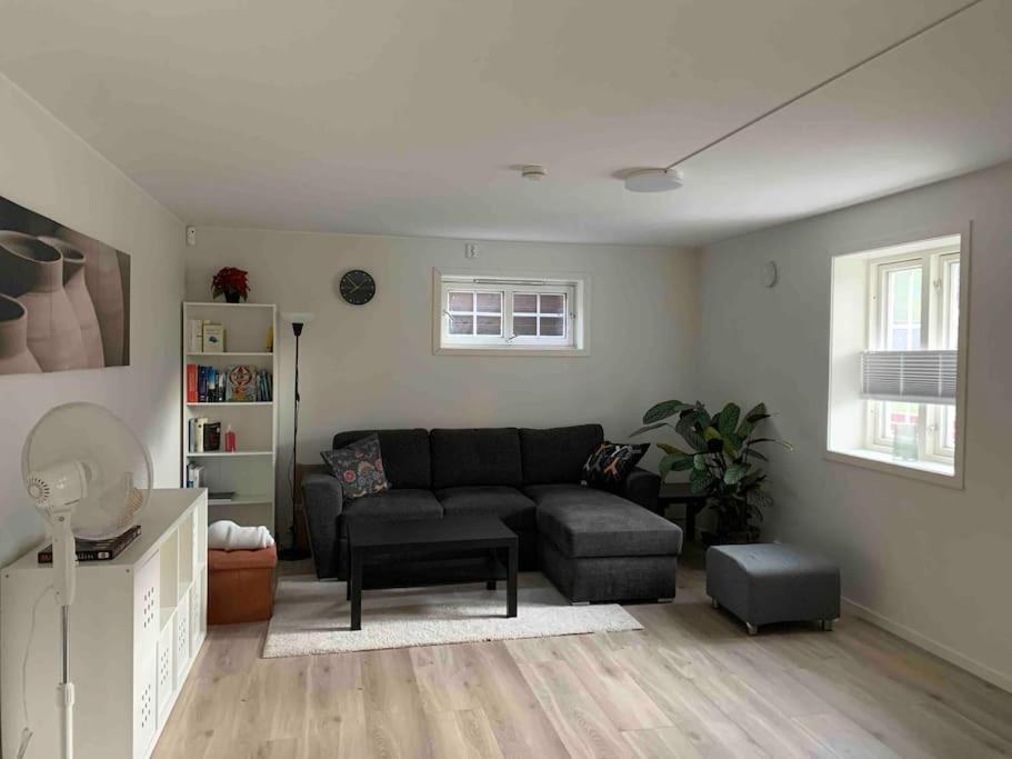 Moderne Og Fullt Utstyrt 3-rom Hageleilighet Sentrum Naer Appartement *